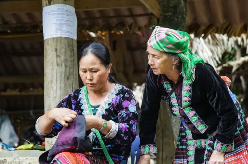 mercado-en-aldea-sin-sui-ho-lai-chau-vietnam-2