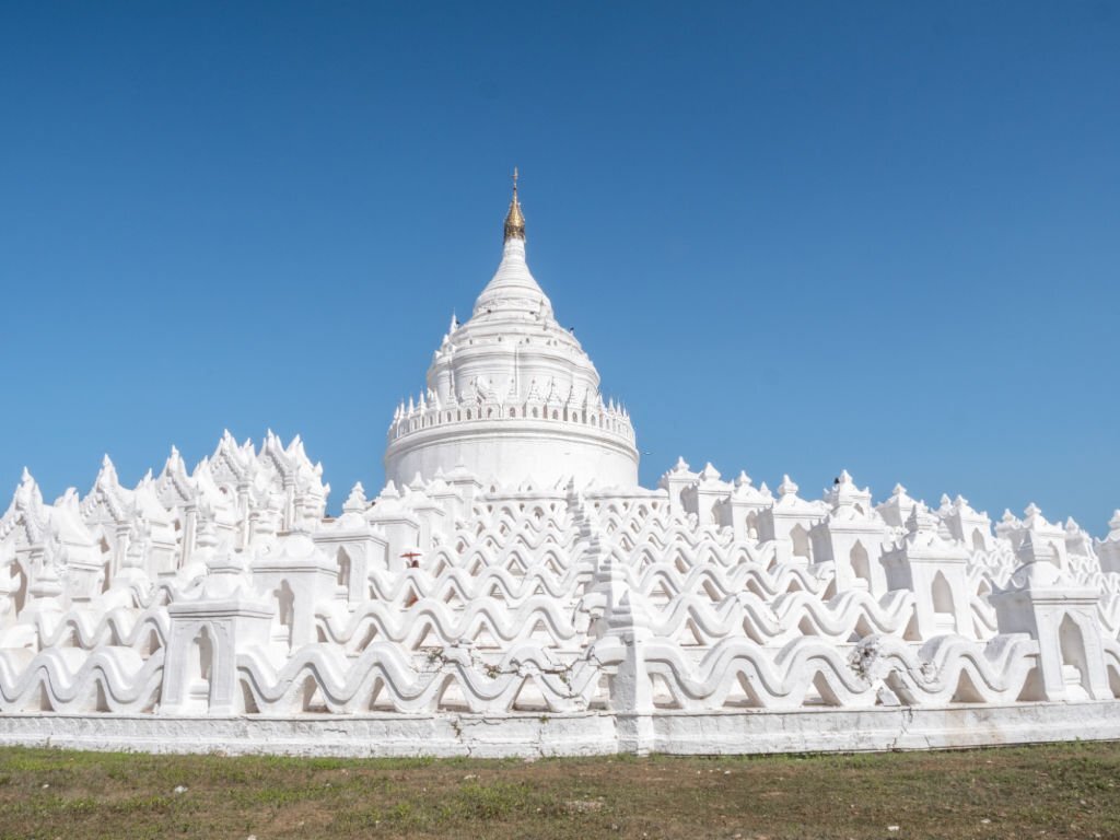 Hsinbyume-templo-blanco-en-Mingun-Mandalay